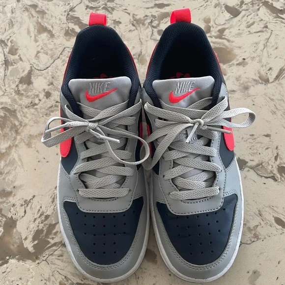 Nikes - Picture 2 of 4